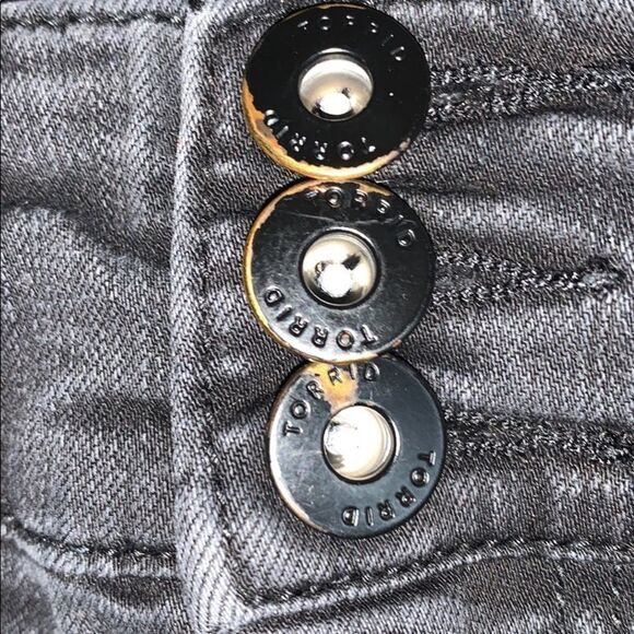 Torrid Black Skinny Jeans 26T - Picture 2 of 7